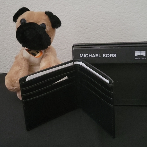 Michael Kors Wallet - Picture 3 of 7